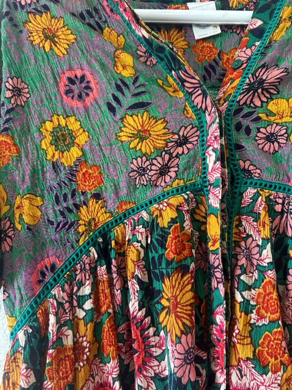 Anthropologie Akemi + Kin Green Floral Print Top! - Picture 4 of 10